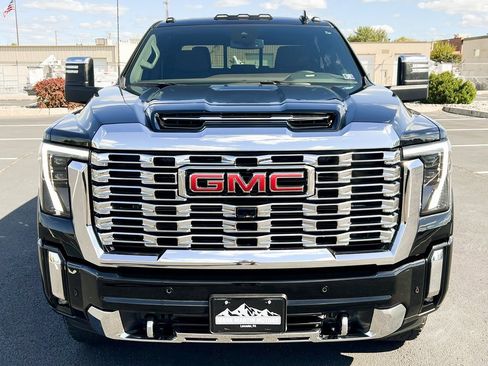 Used 2024 GMC Sierra 2500 Denali image 14