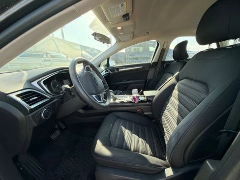 Used 2016 Ford Fusion SE FWD image 10