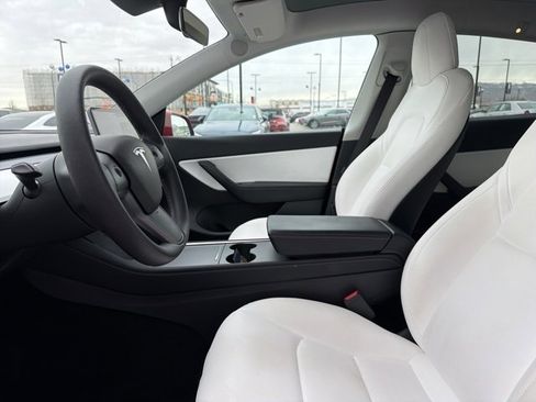 Used 2021 Tesla Model Y Long Range image 24
