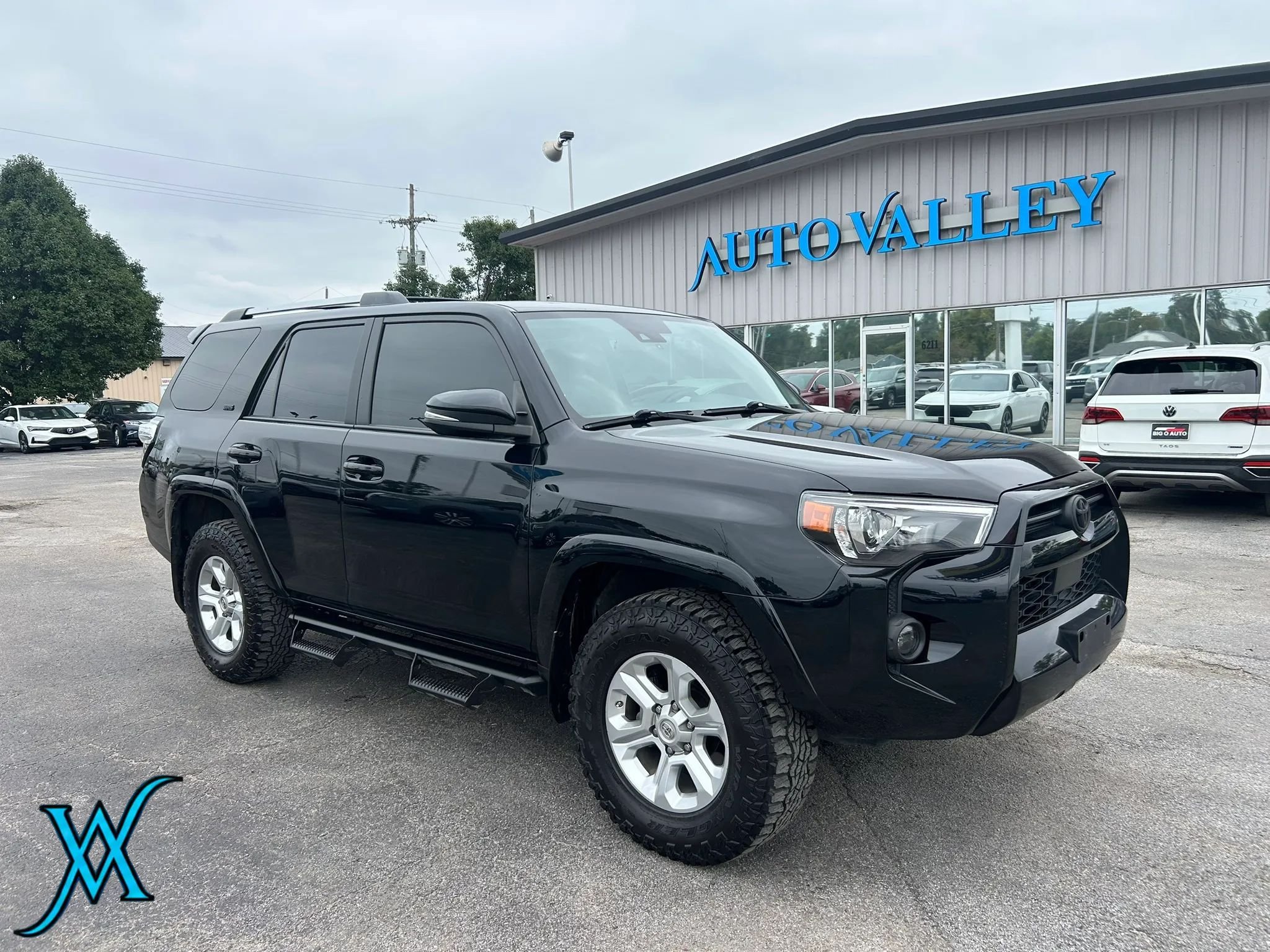Used 2021 Toyota 4Runner SR5 Premium w/ Moonroof Package AWD/4WD image 1