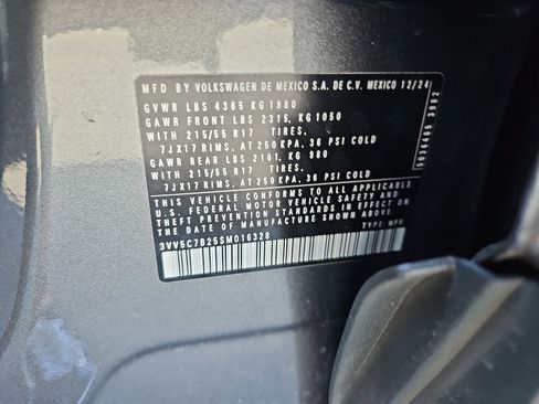 Used 2025 Volkswagen Taos S image 9