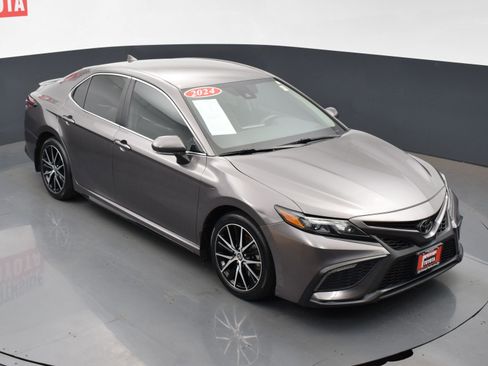 Used 2024 Toyota Camry SE image 22