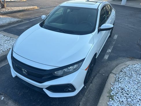 Used 2018 Honda Civic EX image 10