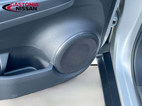 Used 2020 Nissan Kicks S image 23