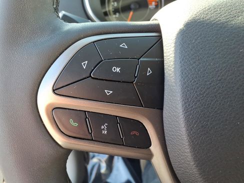 Used 2022 Jeep Cherokee Limited image 17