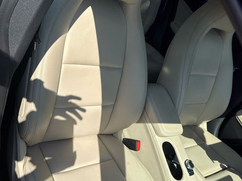 Used 2019 Mercedes-Benz CLA 250 4MATIC w/ Premium Package image 32