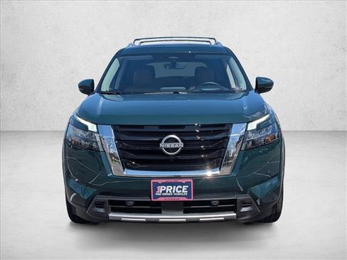 Used 2025 Nissan Pathfinder Platinum w/ Cargo Package AWD/4WD image 2