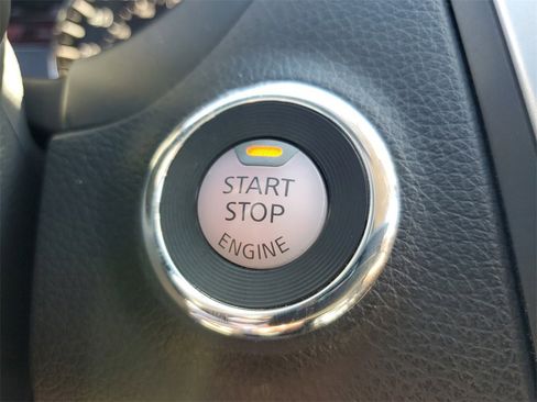 Used 2018 Nissan Altima 2.5 SR w/ SR Midnight Edition image 29