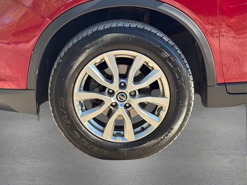 Used 2019 Nissan Rogue SV image 12