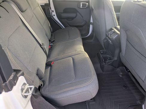 Used 2024 Jeep Wrangler Willys image 23