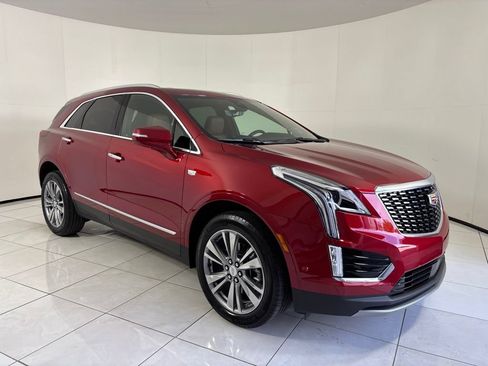 Used 2025 Cadillac XT5 Premium Luxury w/ Technology Package FWD image 7