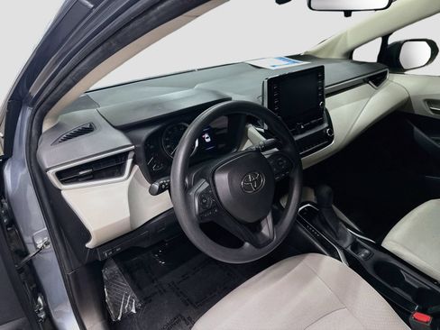 Used 2020 Toyota Corolla LE FWD image 10