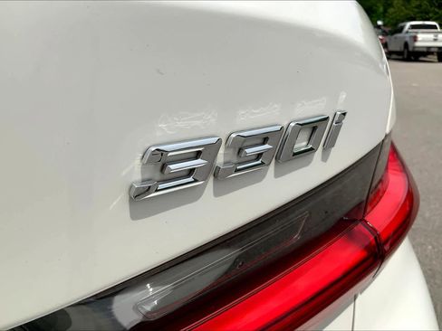 Used 2021 BMW 330i 330i w/ Convenience Package image 9