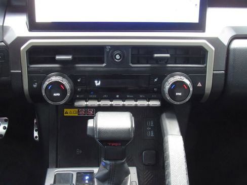 Used 2024 Toyota Tacoma TRD Sport w/ TRD Sport Premium Package AWD/4WD image 31
