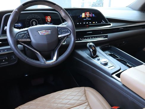 Used 2024 Cadillac Escalade ESV Sport AWD/4WD image 5