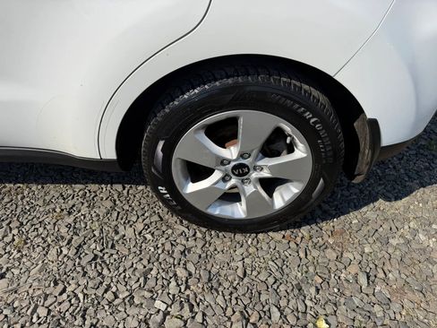 Used 2018 Kia Soul FWD image 6