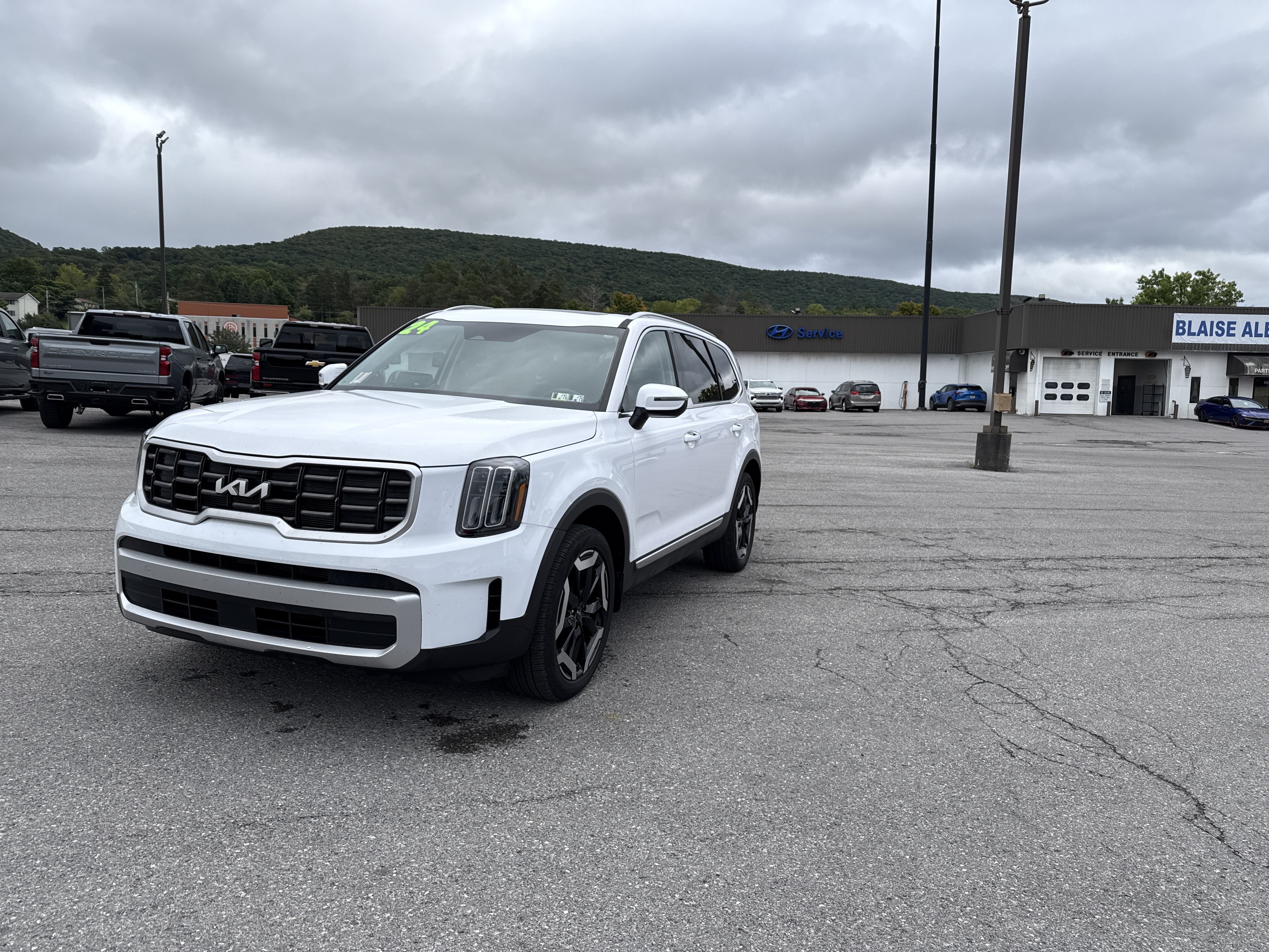 Used 2024 Kia Telluride S w/ S Sunroof Package AWD/4WD image 7