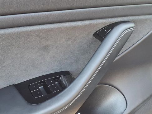 Used 2019 Tesla Model 3 Standard Range Plus image 4