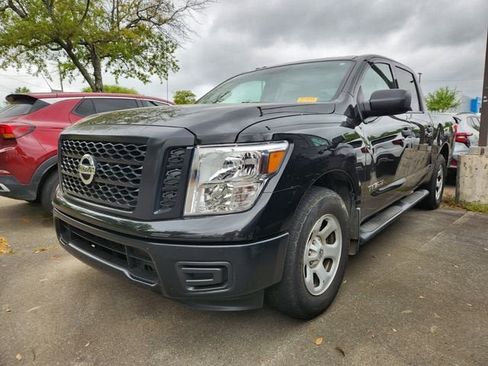 Used 2017 Nissan Titan S image 5