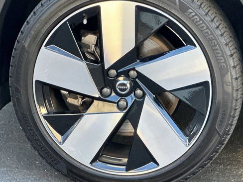 Used 2023 Volvo C40 P8 Recharge Ultimate image 32