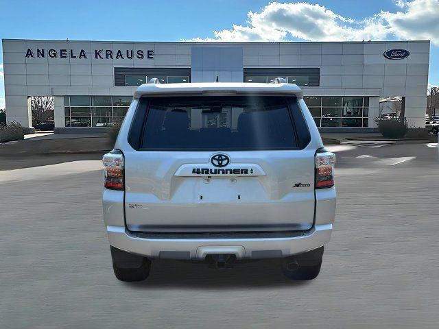 Used 2021 Toyota 4Runner SR5 Premium w/ Moonroof Package AWD/4WD image 7