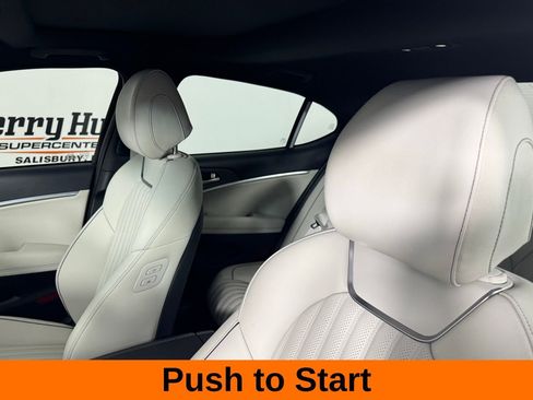 Used 2025 Genesis G70 3.3T Advanced image 11