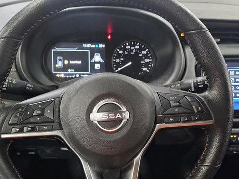 Used 2023 Nissan Kicks SR w/ SR Premium Package image 10