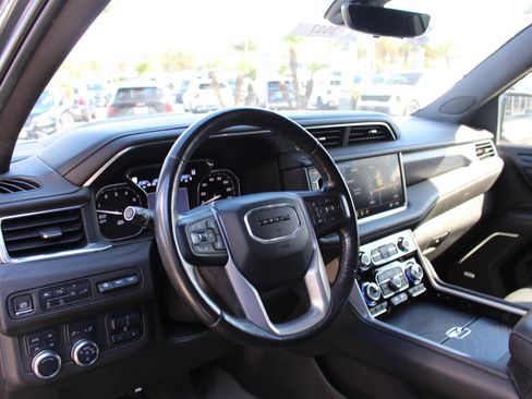Used 2021 GMC Yukon Denali w/ Advanced Technology Package image 16