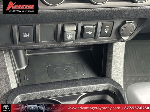 Certified 2023 Toyota Tacoma TRD Off-Road image 32