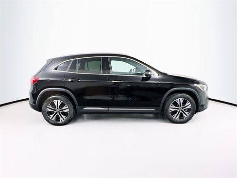 New 2025 Mercedes-Benz GLA 250 4MATIC image 8