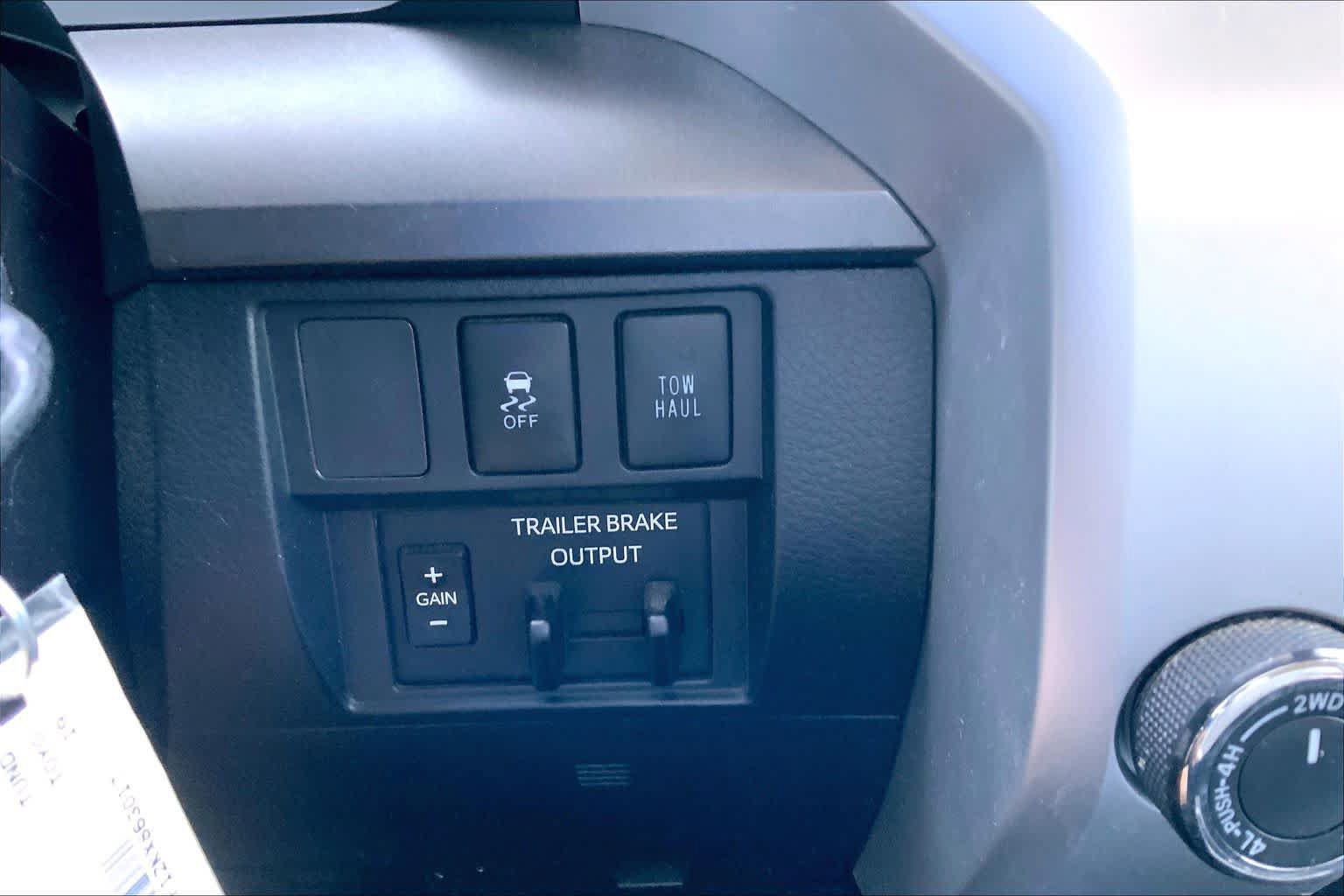 Used 2019 Toyota Tundra SR5 w/ SR5 Upgrade Package AWD/4WD image 34
