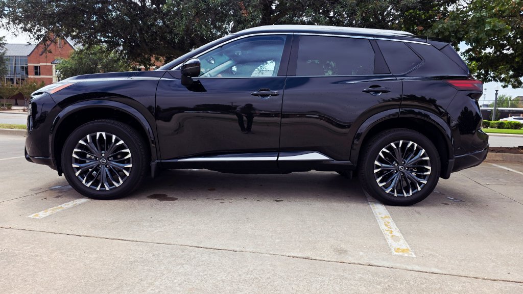 Used 2024 Nissan Rogue Platinum AWD/4WD image 13