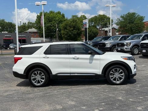Used 2022 Ford Explorer XLT w/ Equipment Group 202A AWD/4WD image 5