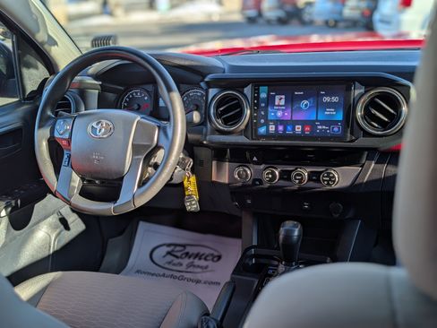 Used 2017 Toyota Tacoma SR image 22