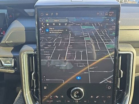 Used 2025 GMC Yukon Denali w/ Sun & Power Step Package image 27