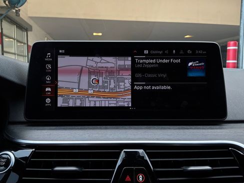 Used 2021 BMW 530i w/ Premium Package RWD image 35