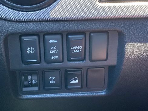 Used 2017 Nissan Titan PRO-4X AWD/4WD image 16