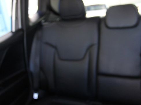 Used 2016 Jeep Renegade Trailhawk w/ Premium Trailhawk Package AWD/4WD image 37
