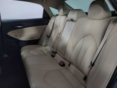 Used 2019 Toyota Avalon XLE w/ Moonroof Package FWD image 17
