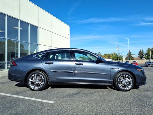 Used 2024 Honda Accord EX image 8