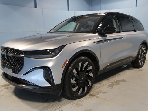 New 2026 Lincoln Nautilus Reserve w/ Jet Appearance Package image 25