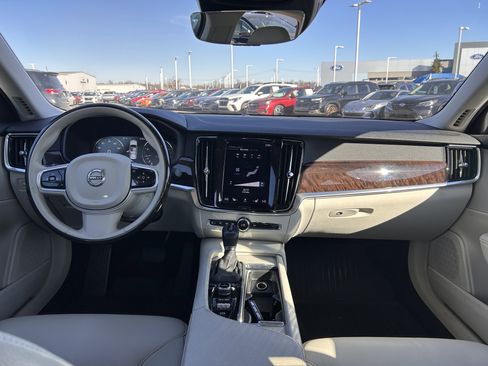 Used 2017 Volvo S90 T6 Momentum w/ Vision Package image 10