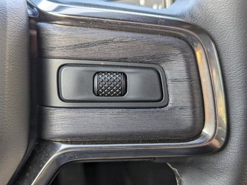 Used 2025 Rivian R1S Adventure image 17