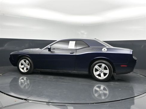 Used 2013 Dodge Challenger SXT RWD image 8