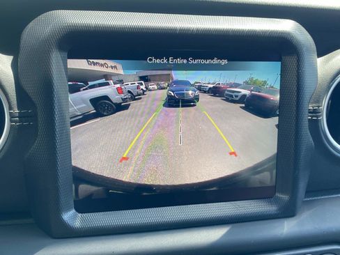 Used 2023 Jeep Wrangler Sahara image 30