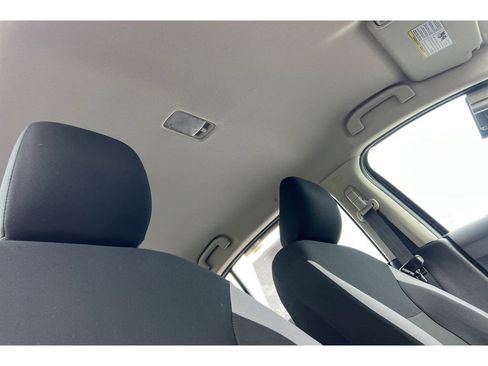 Used 2025 Nissan Versa S w/ Trunk Package image 17