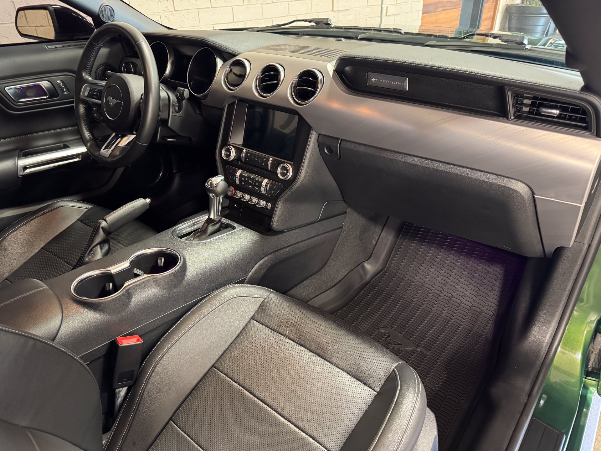 Used 2022 Ford Mustang GT Premium w/ Black Accent Package RWD image 31