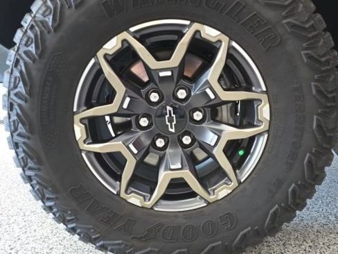 Certified 2024 Chevrolet Colorado ZR2 w/ Safety Package image 30