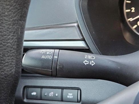 Used 2025 Nissan Altima 2.5 SV FWD image 25