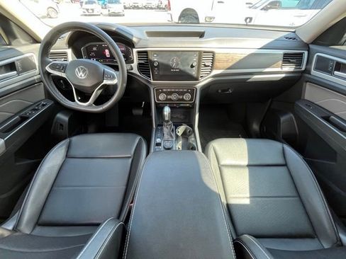 Certified 2023 Volkswagen Atlas SE w/ Panoramic Sunroof Package image 15